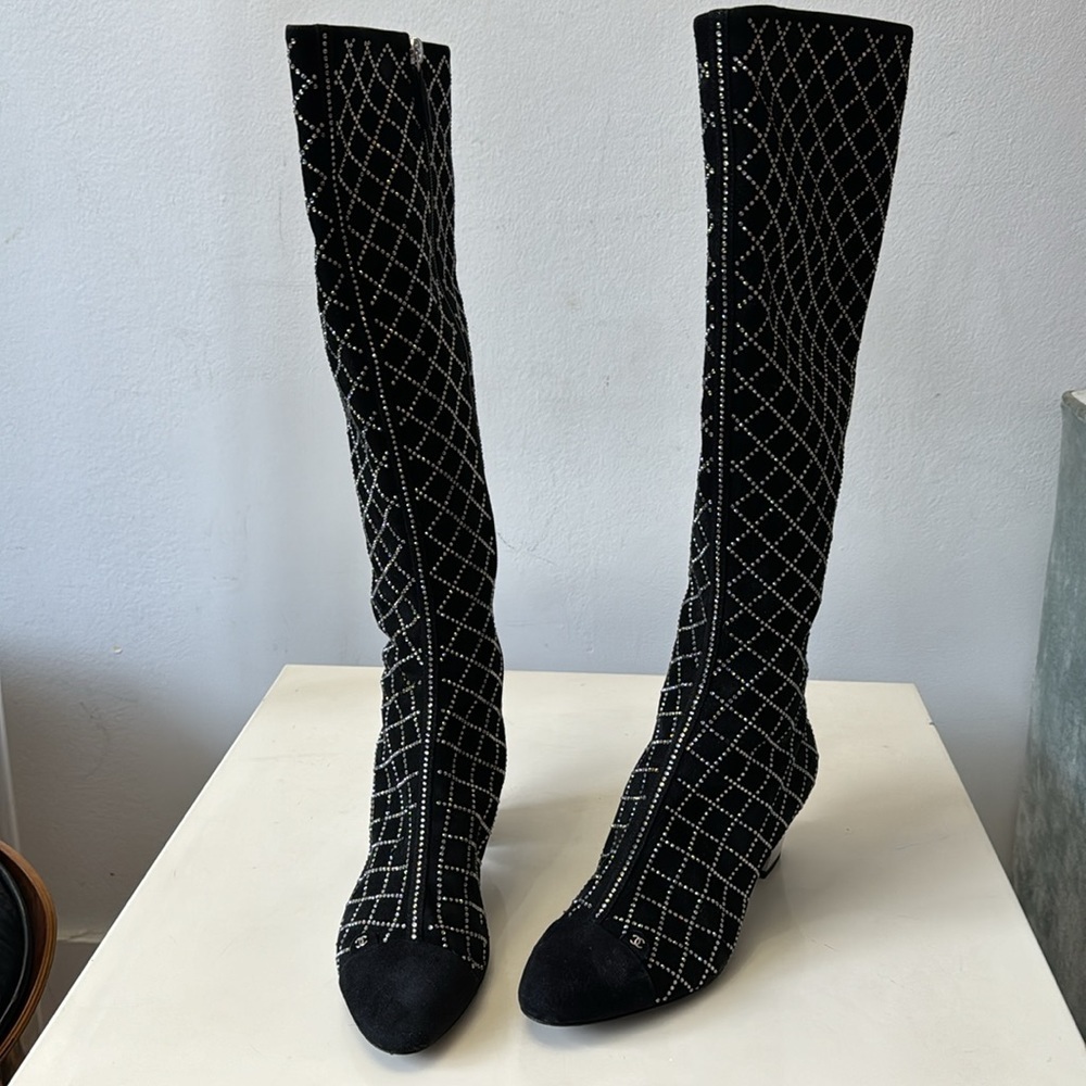 CHANEL 2019 Black Suede High Boots Size 37 - Picture 3 of 16
